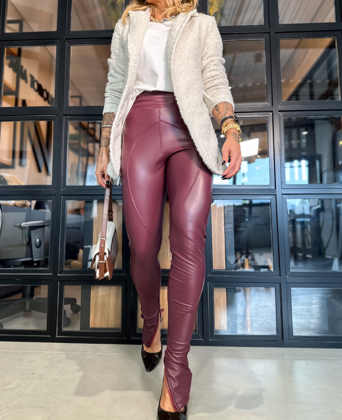 Calça Courino Cherry