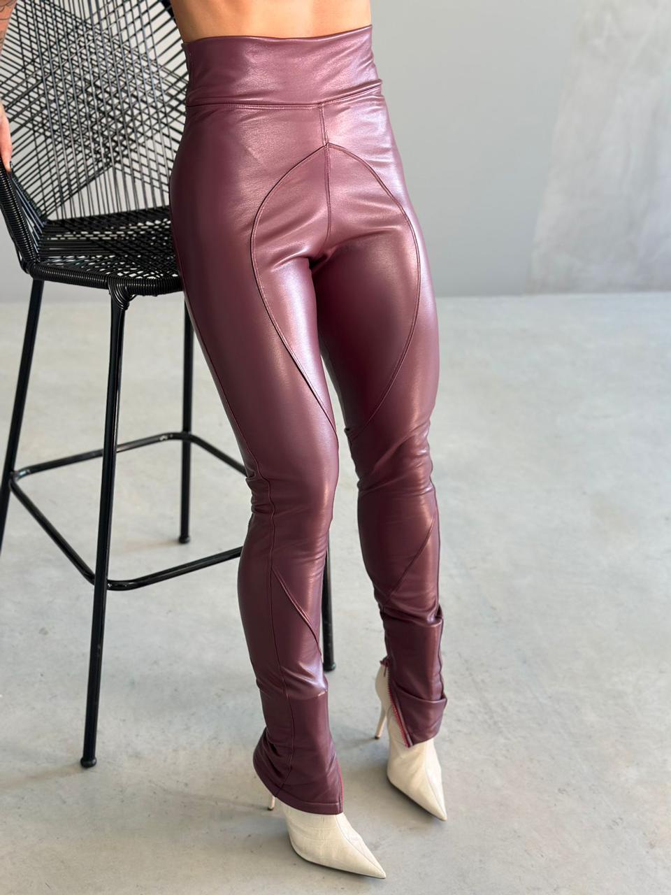 Calça Courino Cherry